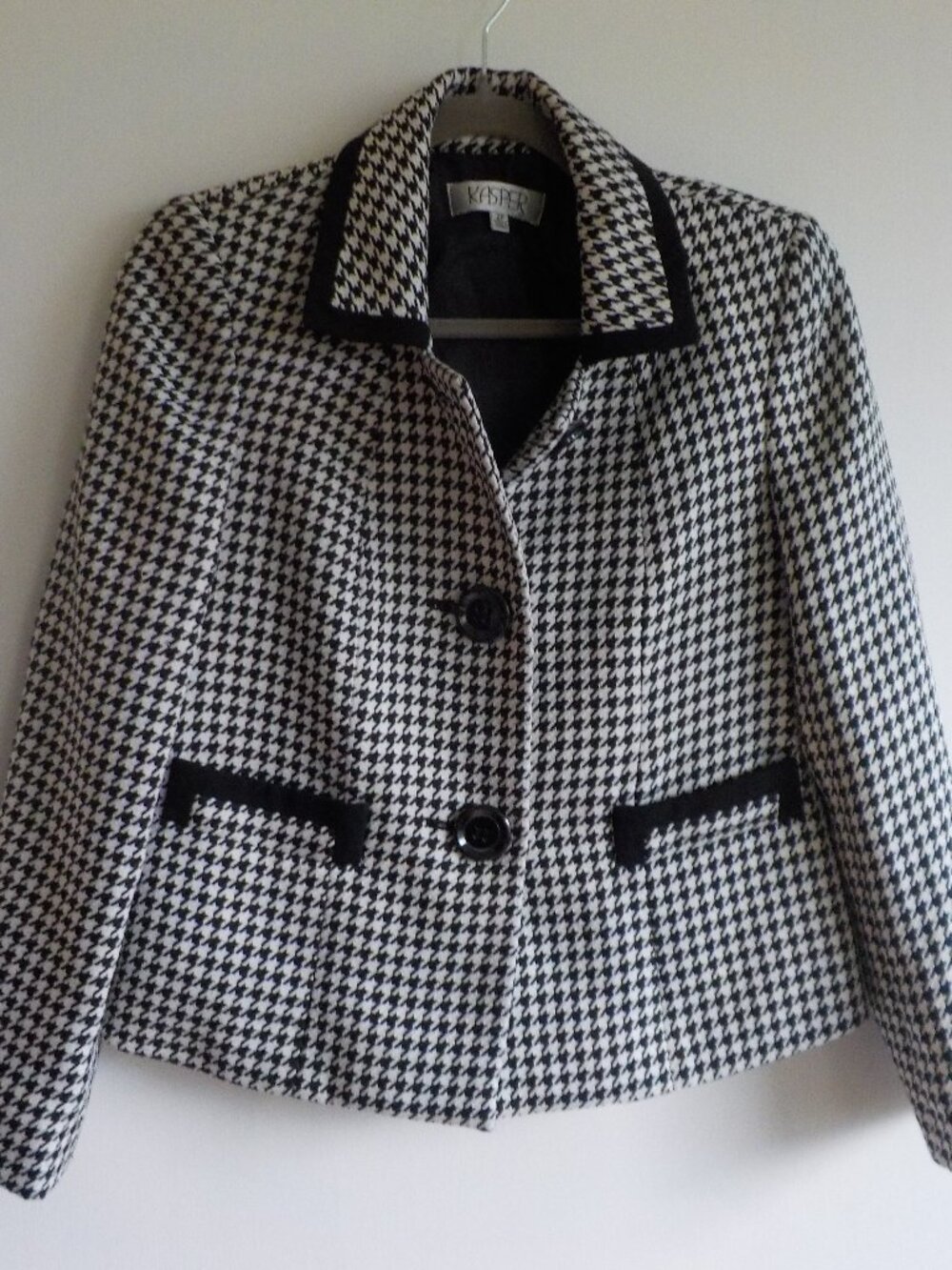 Kasper Jacket - Size 2P - Black White Houndstooth Vintage Button Lined (2530)